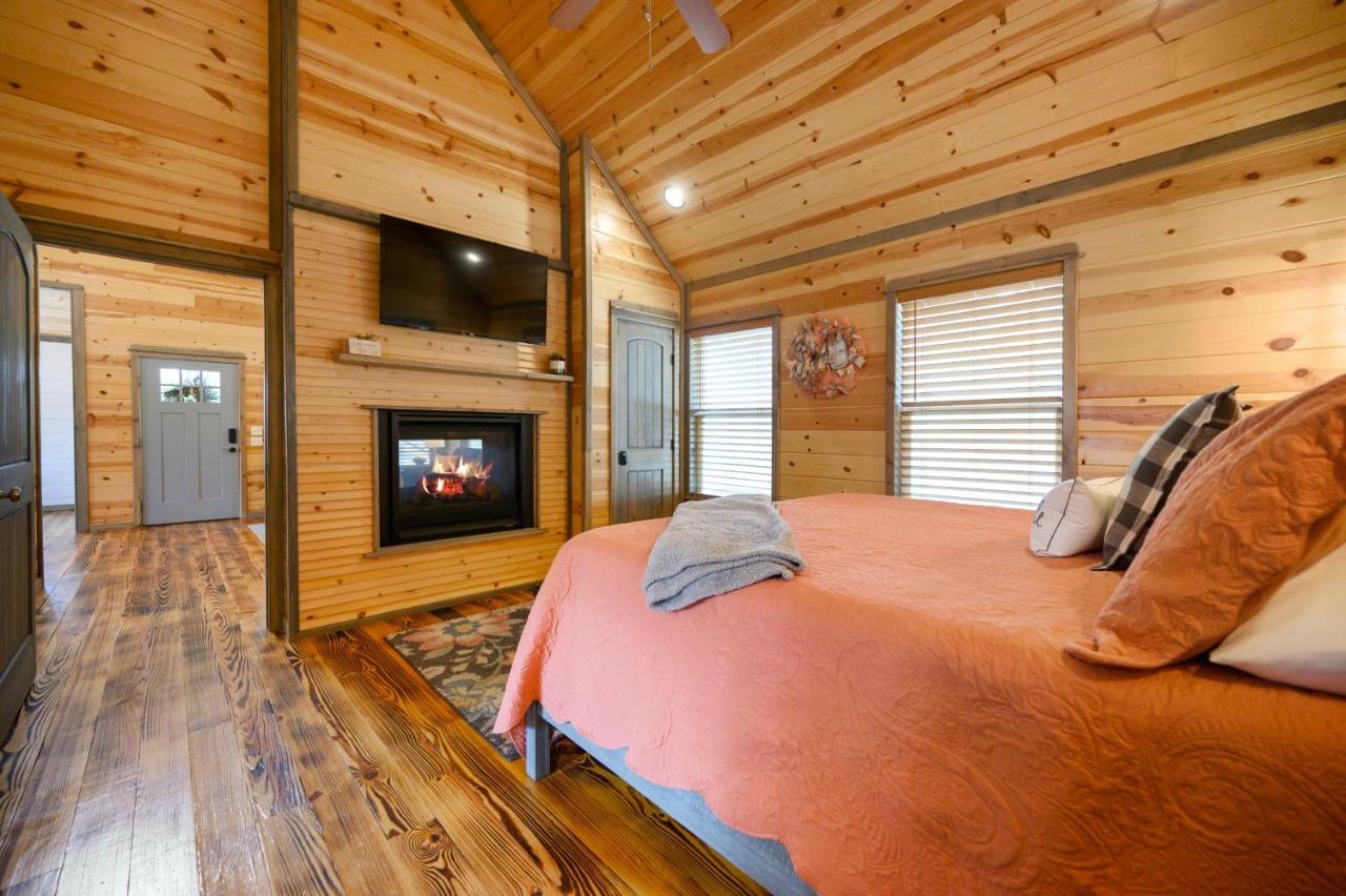 Convenient Romantic Hot Tub Bbq 3-Night Special! Брокен-Боу Экстерьер фото
